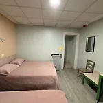 Jarry Confort מלון פריז