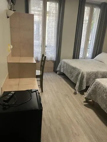 فندق جاري كونفور باريس